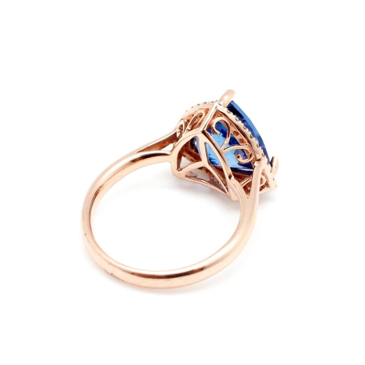 Vivid Violet Blue Trillion 6.07 Carat Tanzanite Diamond Gold Ring For Sale 2