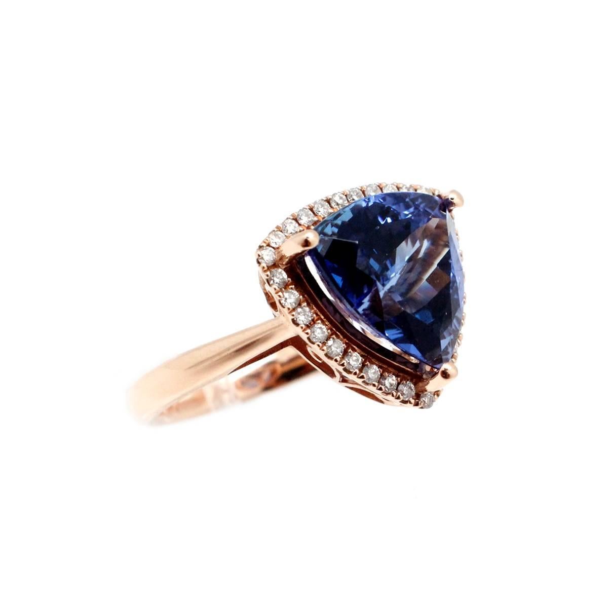 Women's Vivid Violet Blue Trillion 6.07 Carat Tanzanite Diamond Gold Ring For Sale