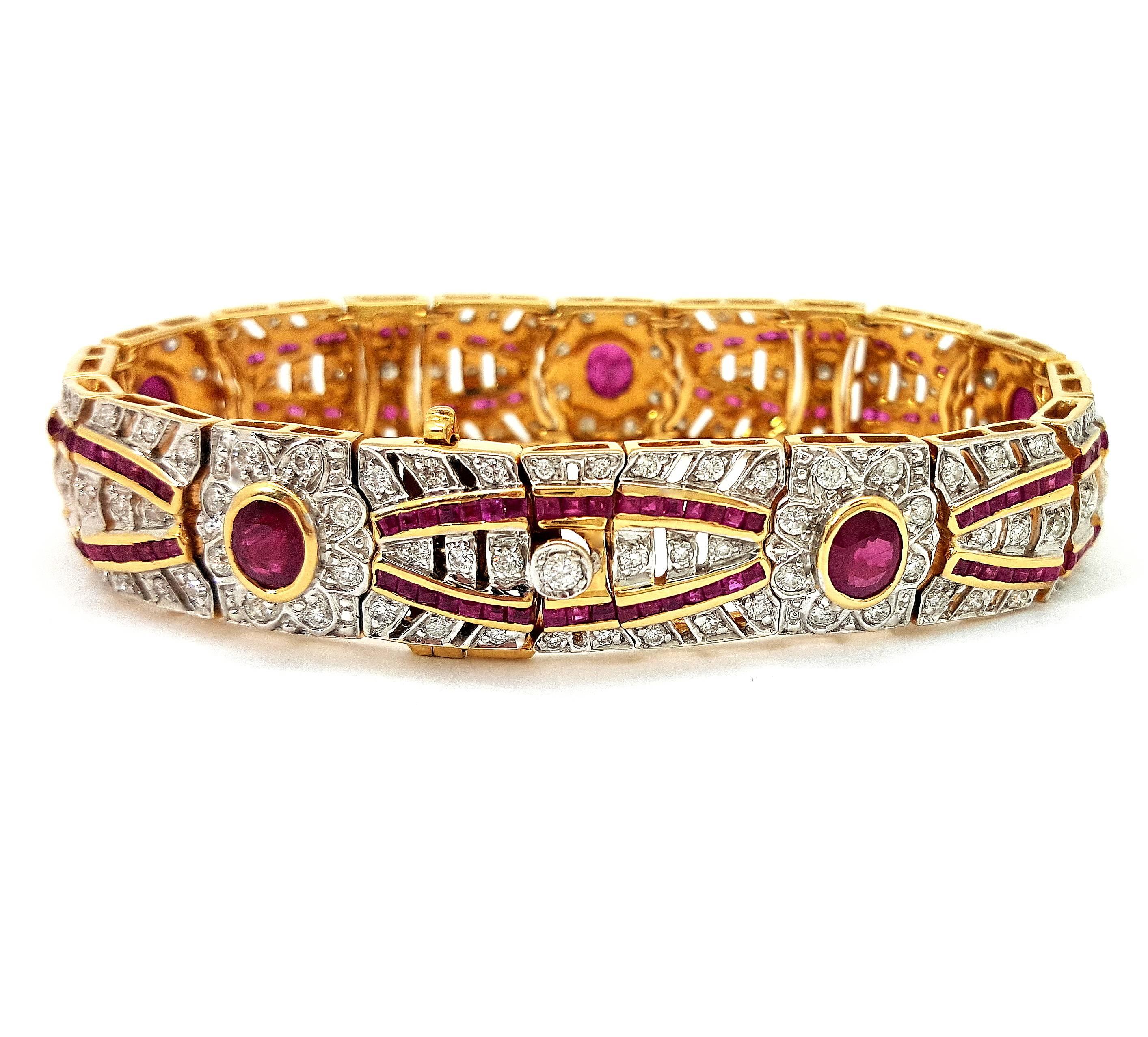 Stunning Ruby Diamond Gold Bracelet In Excellent Condition For Sale In Scottsdale, AZ