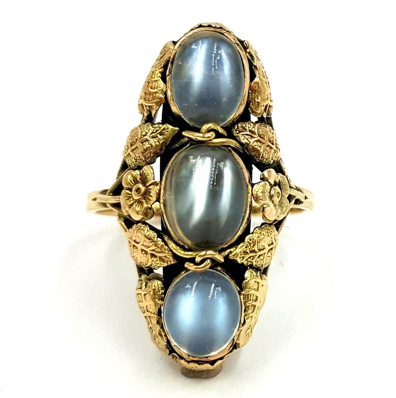 Circa 1894 to 1924 Arts and Crafts Gorgeous Vivid Blue Moon Stone 14kt Gold Ring In Excellent Condition For Sale In Scottsdale, AZ