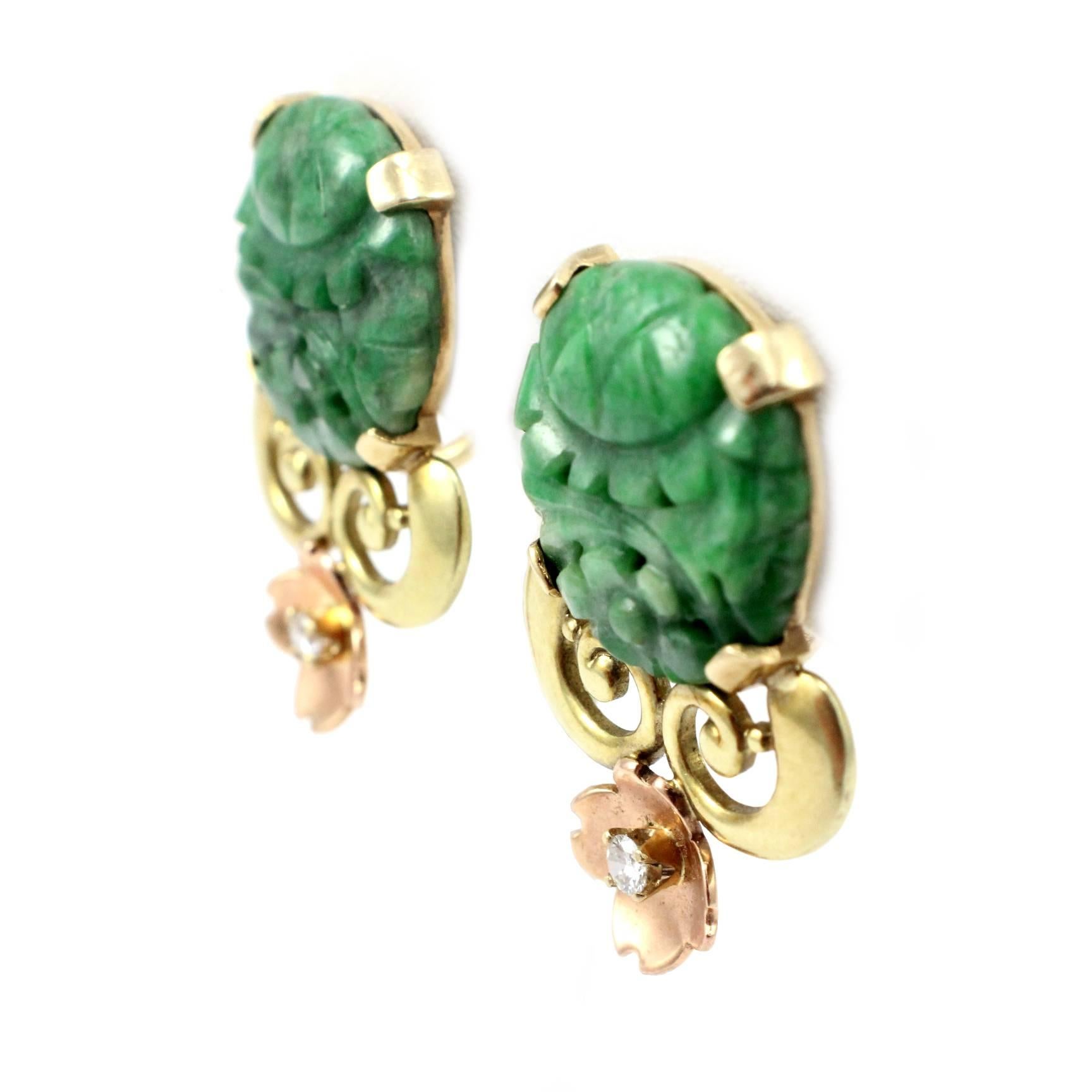 Vintage Signed Tiffany & Co. Rare Retro Hand Carved Jade Diamond Gold Earrings  In Excellent Condition For Sale In Scottsdale, AZ