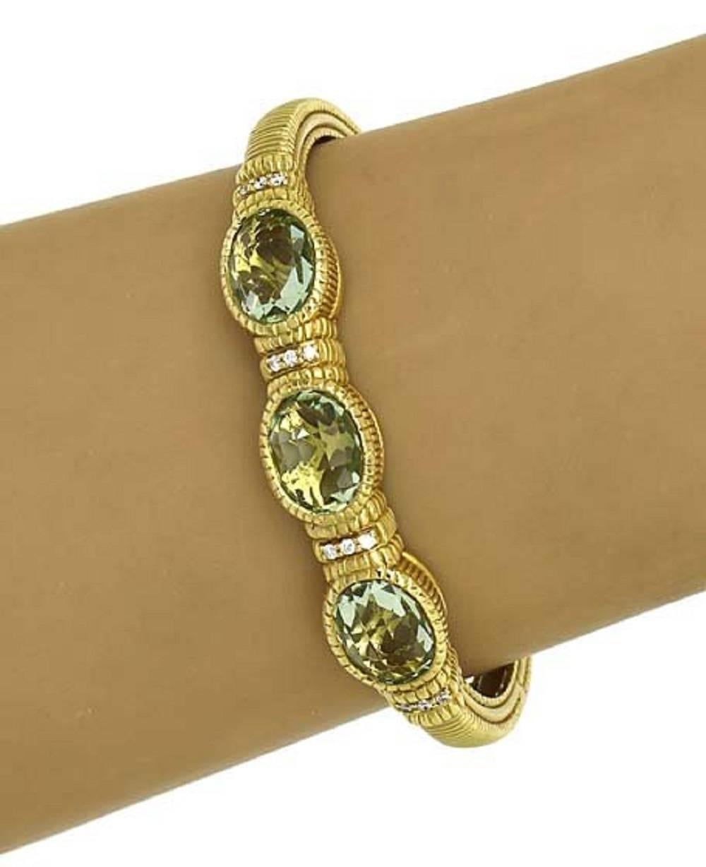 Judith Ripka Classic Green Amethyst Diamond Gold Cuff Bracelet In Excellent Condition For Sale In Scottsdale, AZ