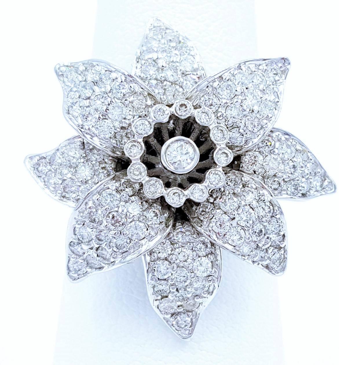 Signed Sonia B. Designed Sonia Bitton Features 1.75 Carats Diamonds Flower Ring In New Condition In Scottsdale, AZ
