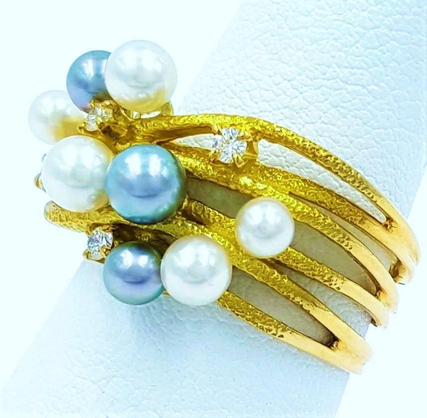 White & Black Organic Pearls & Diamonds Set in 18kt Gold Cocktail Ring In New Condition For Sale In Scottsdale, AZ