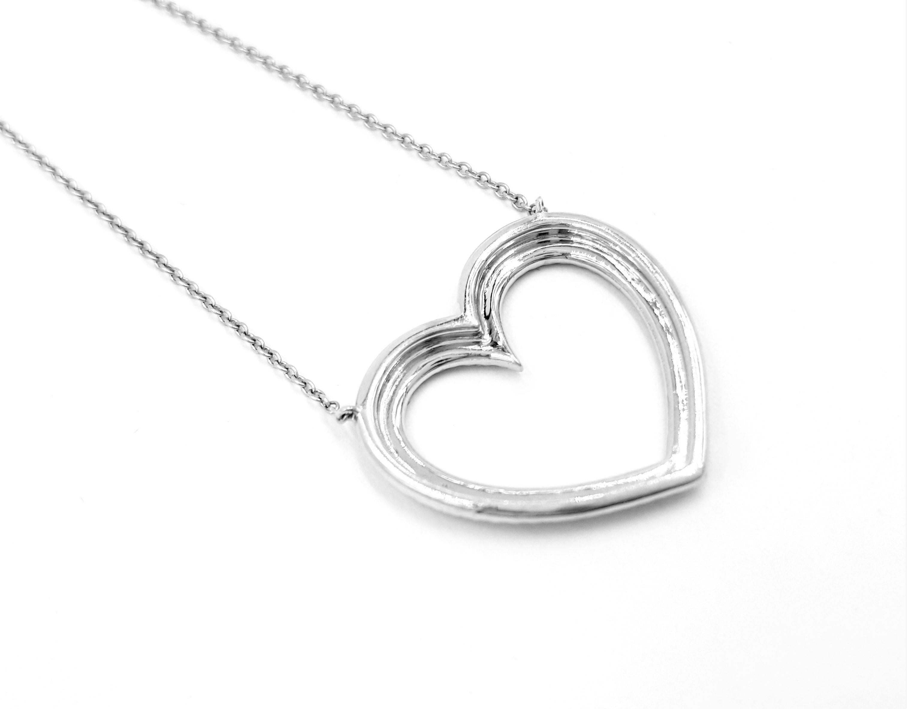Tiffany & Co. Gorgeous 1.50 Carats Diamonds Platinum Large Double Heart Necklace For Sale 4