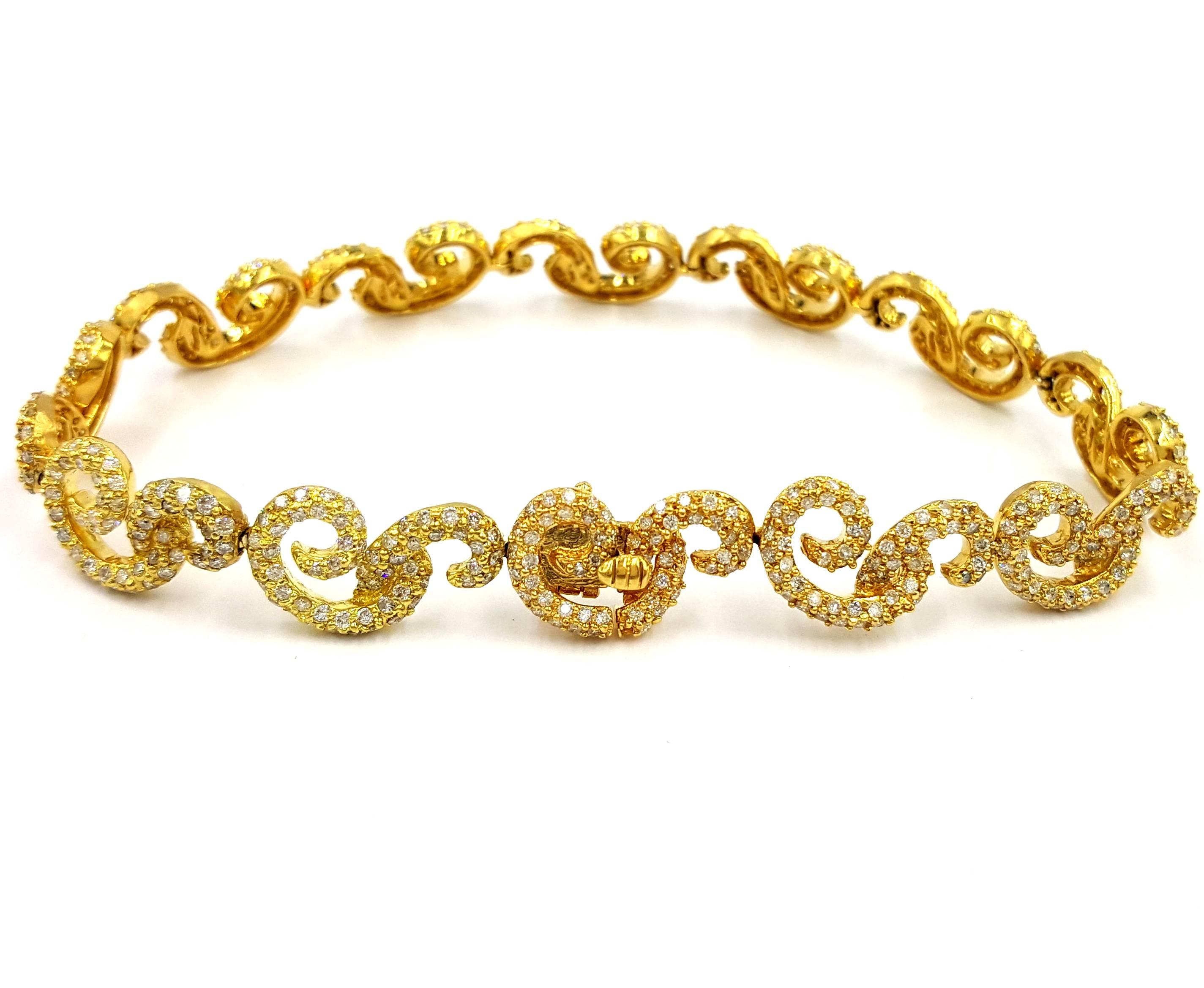 Women's Sonia B Sonia Bitton 6 Carats Of Diamonds Beautifully Set in Gold Bracelet For Sale