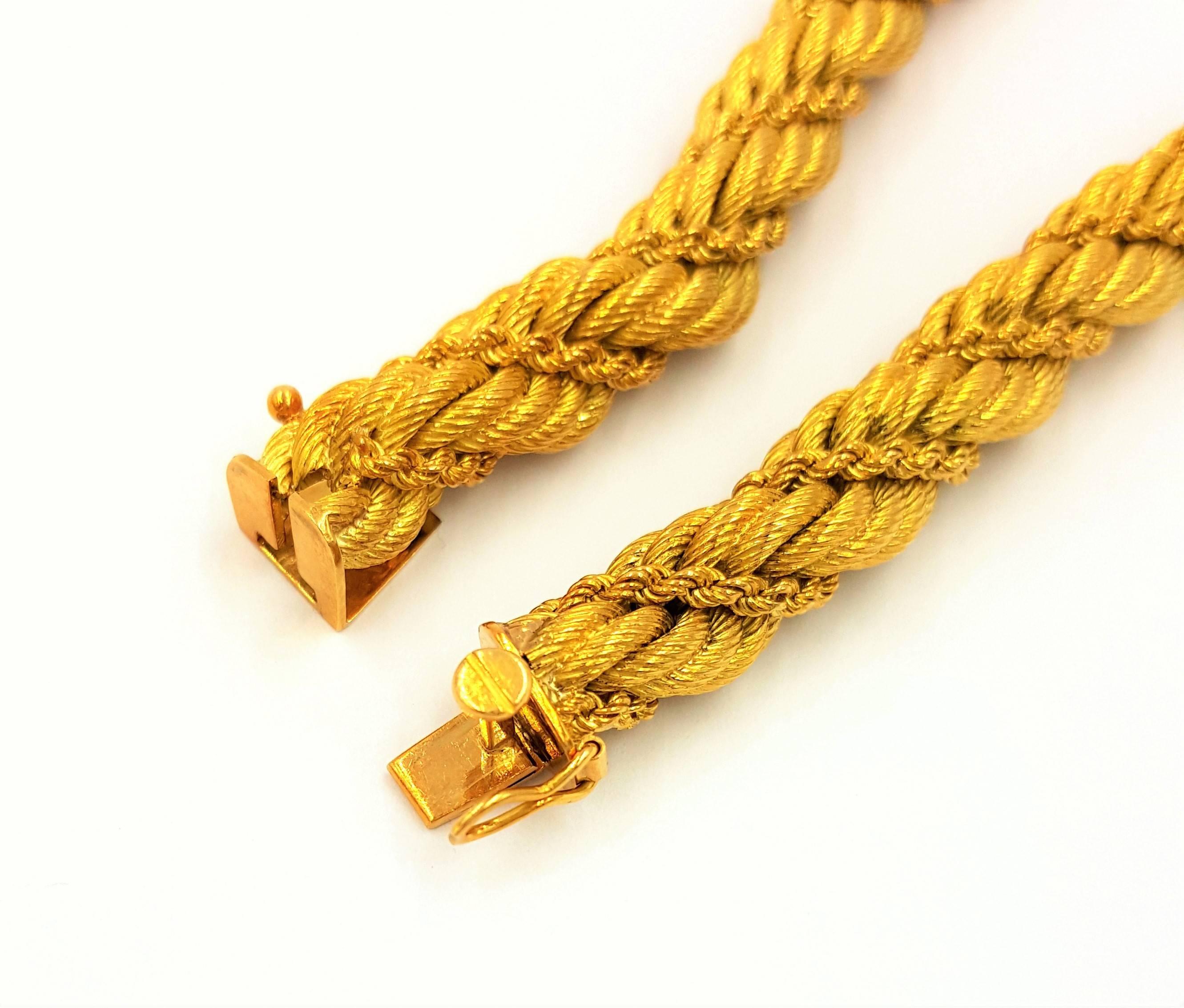 Vintage Tiffany & Co. Golden Light Collection 18K Twisted Gold Rope Necklace For Sale 2