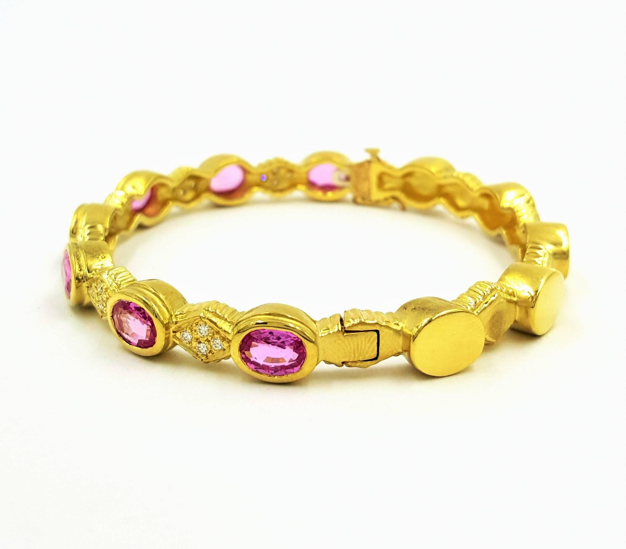 Doris Panos 7 Carats Deep Pink Sapphires Diamonds Gold Bracelet In Excellent Condition For Sale In Scottsdale, AZ