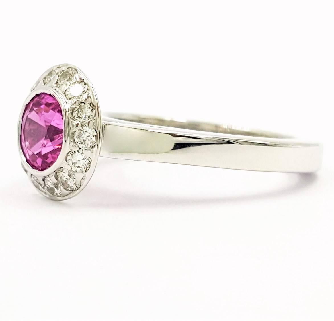 1.25 Carat Vivid Pink Sapphire Diamond Gold New Beginnings Ring In New Condition For Sale In Scottsdale, AZ