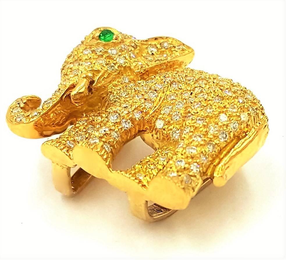 Contemporary 2.10 Carats Pave Diamonds Emerald Eye Gold Elephant Pendant For Sale