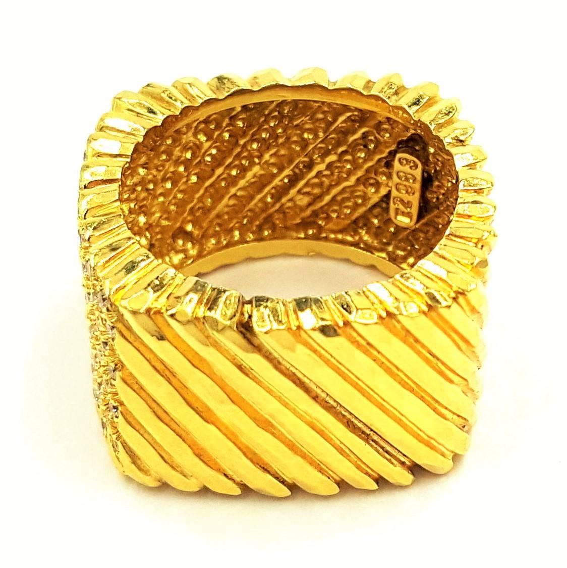 Contemporary Henry Dunay 2 Carats of Diamonds Crème de la Crème Gold Hammered Finished Ring For Sale