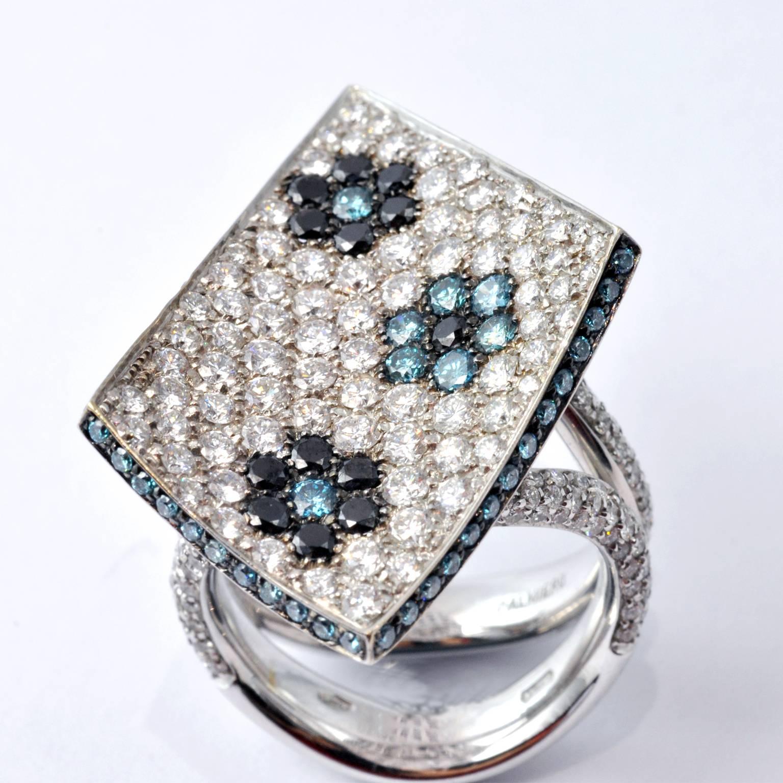 Contemporary Palmiero White and Blue Diamond Gold Ring For Sale