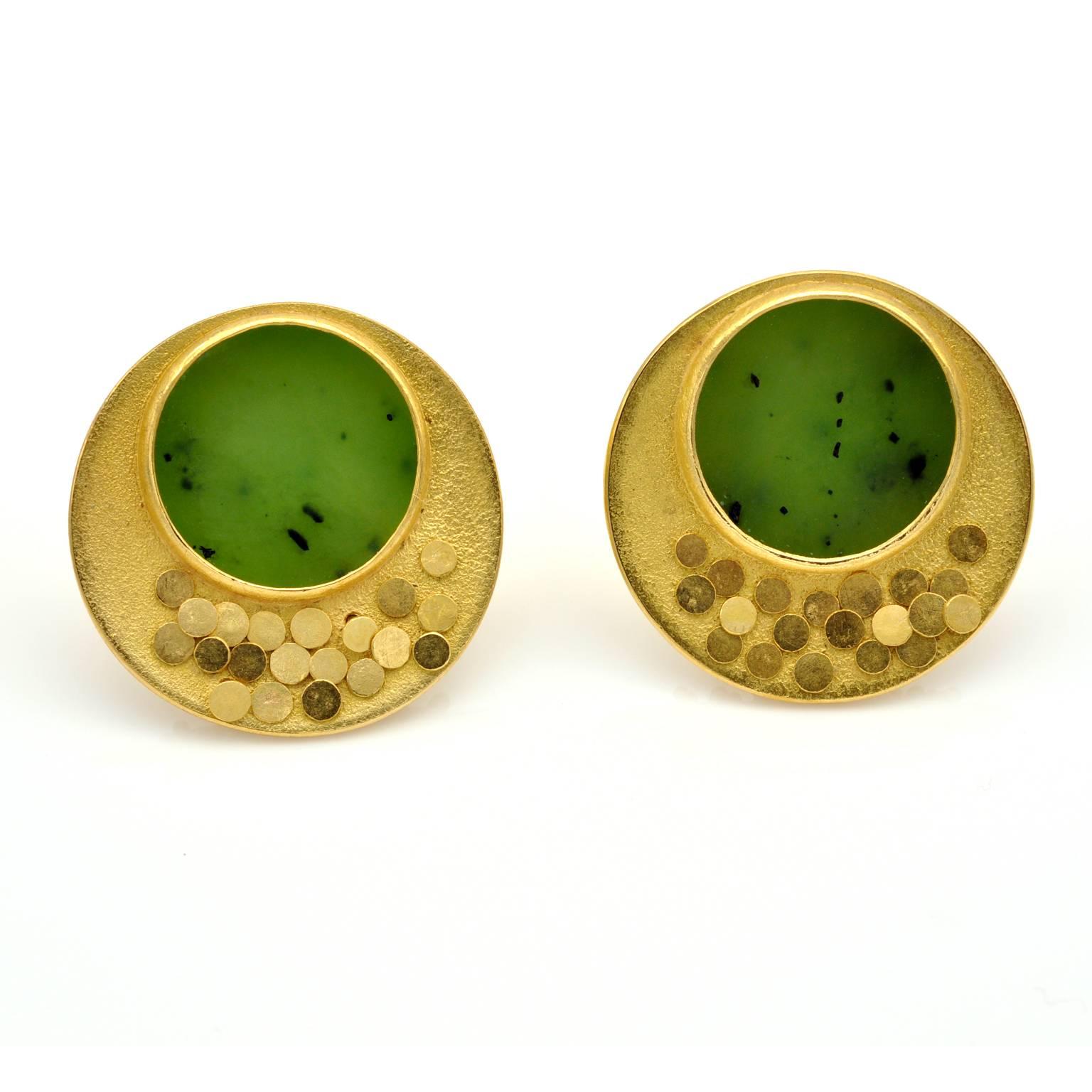 Round Cut Zobel Jade and 18-Karat Gold Round Clip-On Earrings For Sale