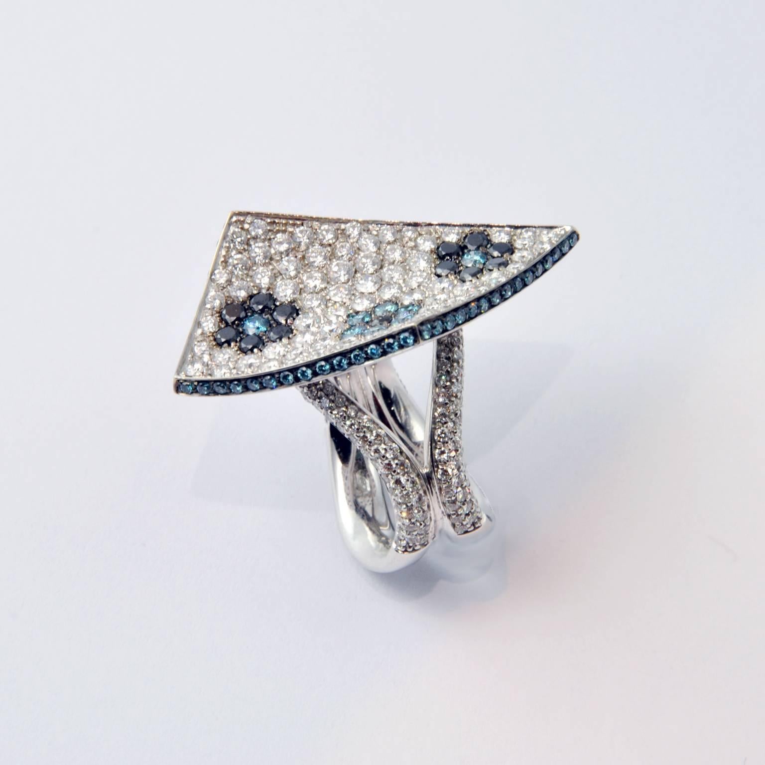 Palmiero White and Blue Diamond Gold Ring In New Condition For Sale In Monte Carlo, MC