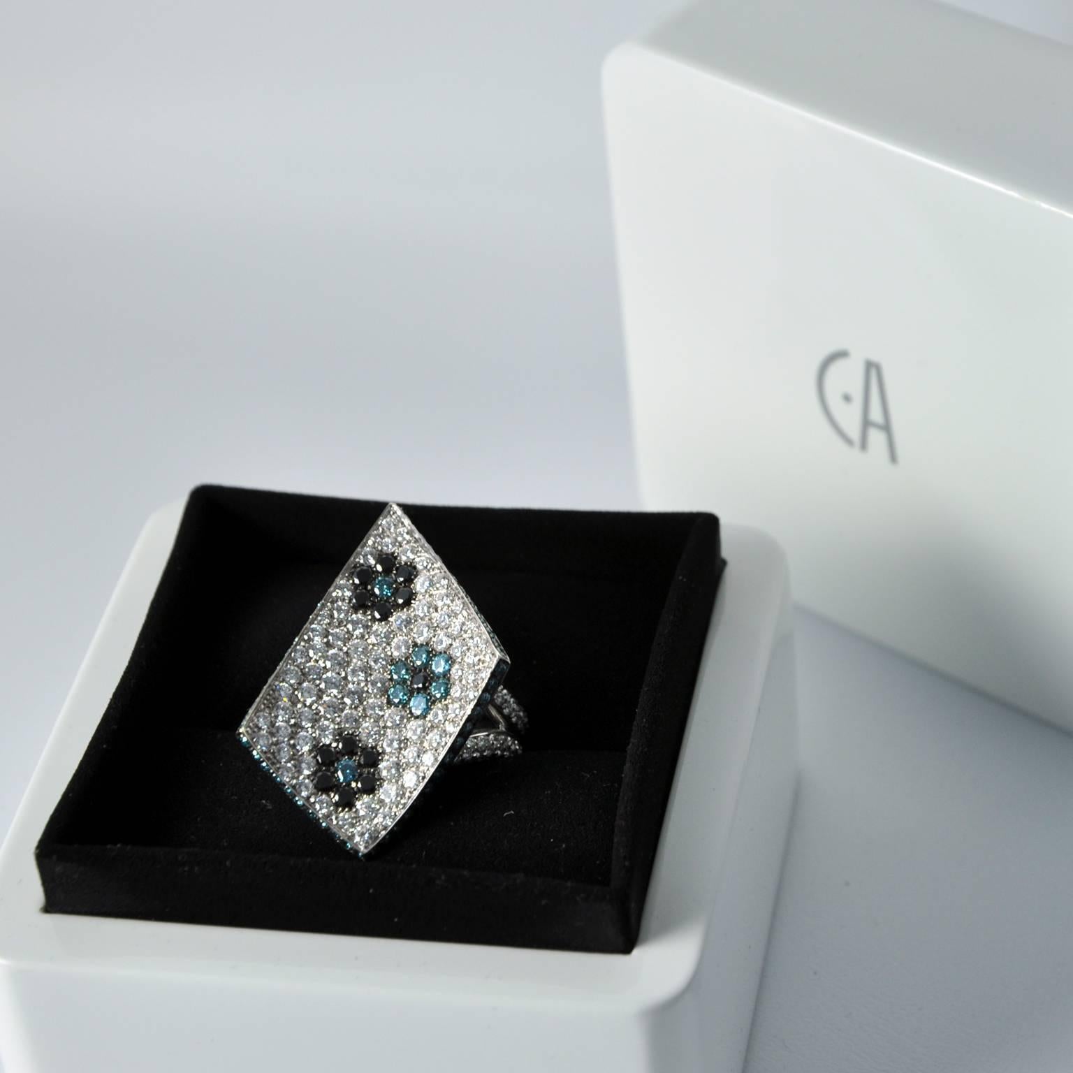 Women's Palmiero White and Blue Diamond Gold Ring For Sale