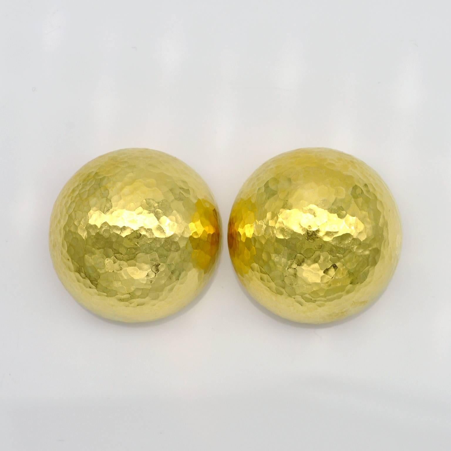 Runde Dome-Ohrringe aus gehämmertem Gelbgold für Damen oder Herren