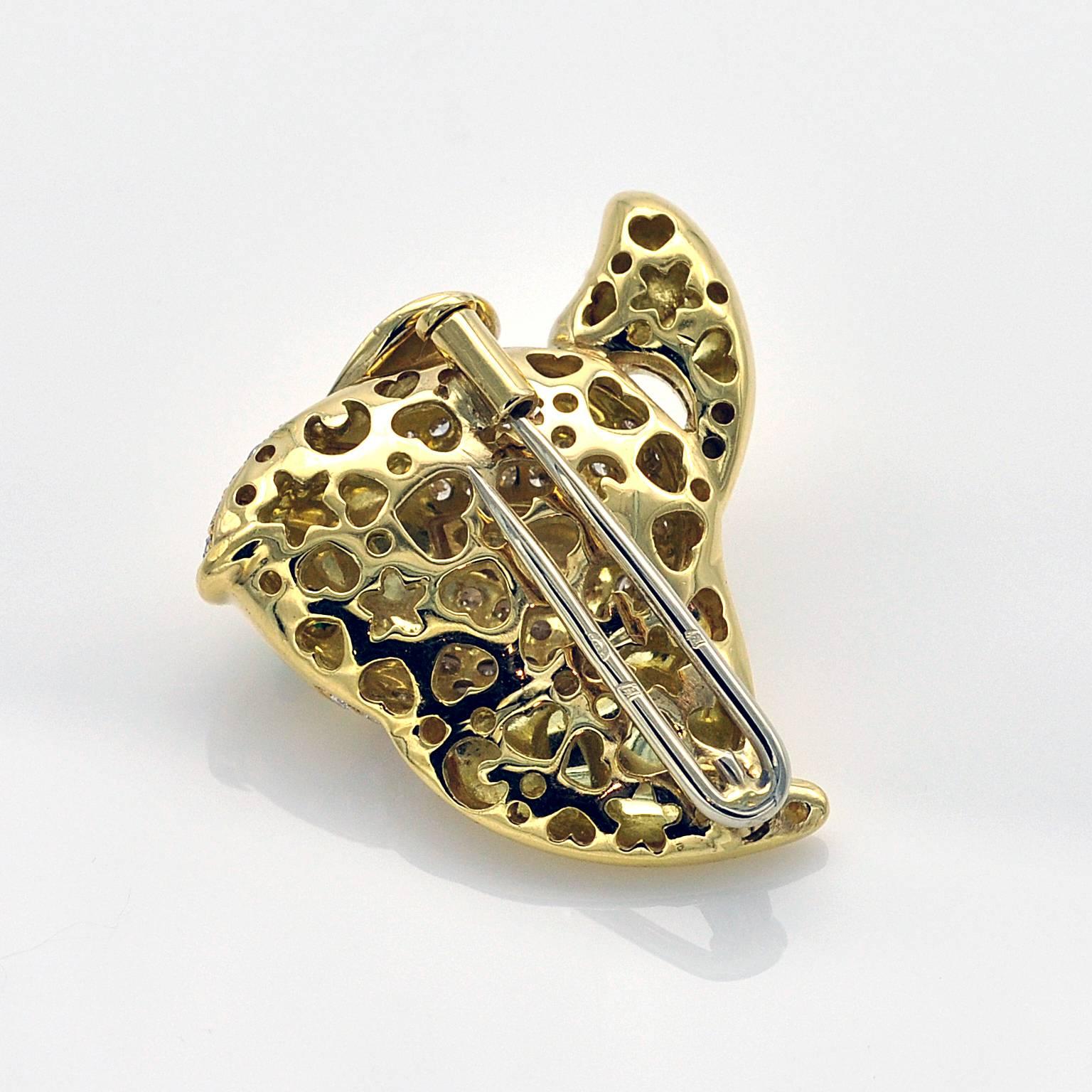 Emerald Diamond Gold Fish Brooch / Pendant Necklace In Excellent Condition In Monte Carlo, MC