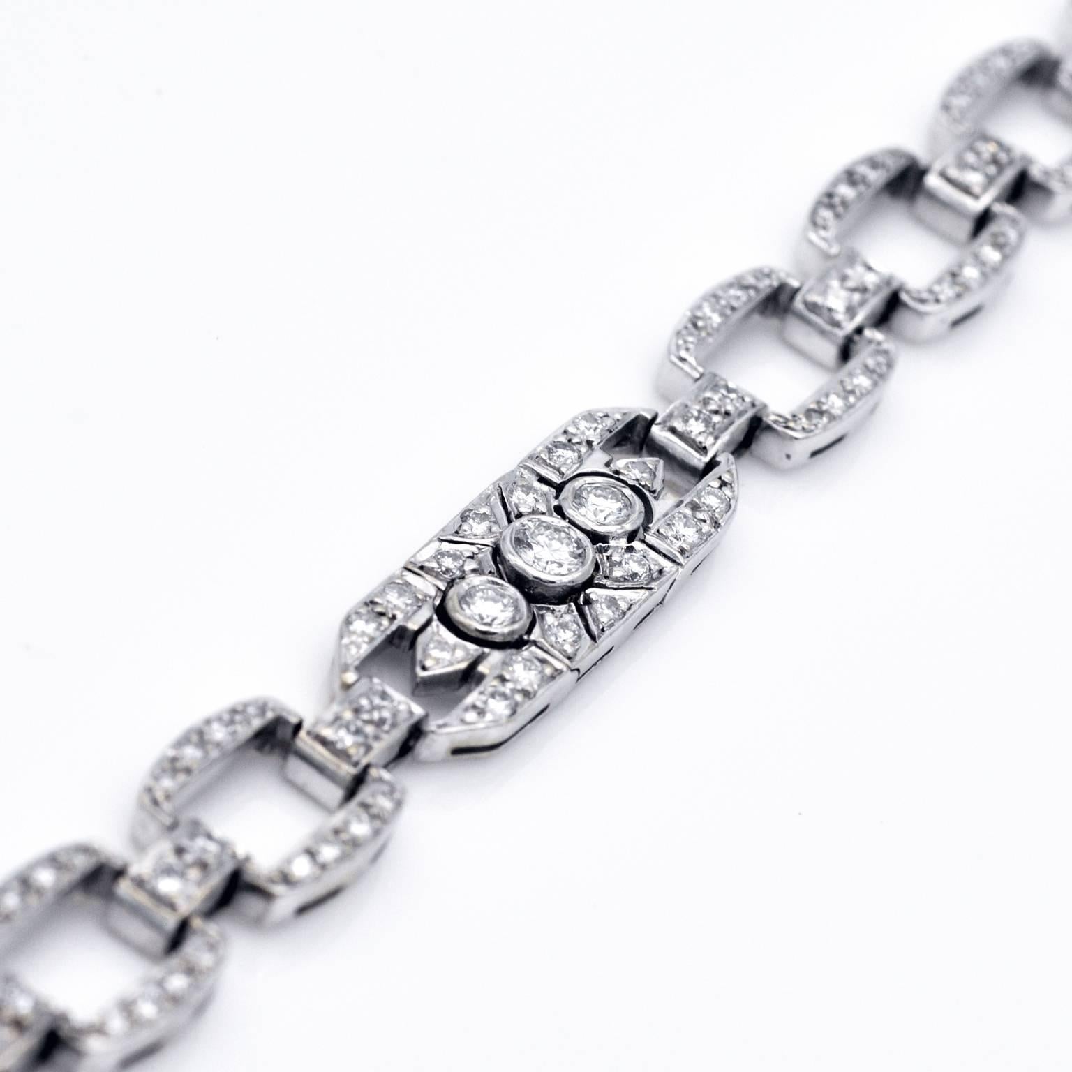 Art Deco Style Diamonds and Gold Link Bracelet In Excellent Condition In Monte Carlo, MC