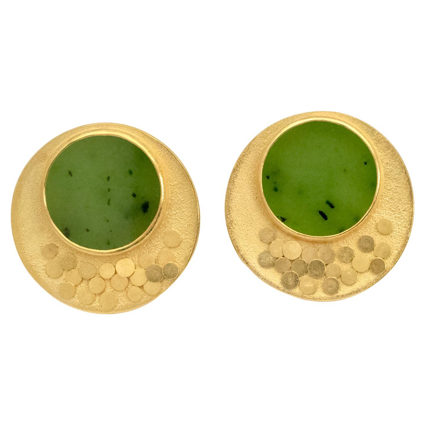 Zobel Runde Clip-On-Ohrringe aus Jade und 18 Karat Gold im Angebot