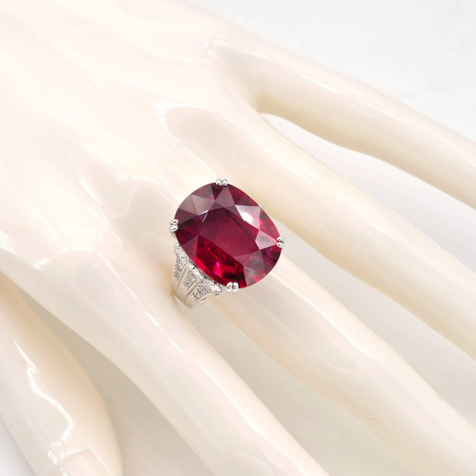 Modern Claris.A 16.06 Carat Rubelite Diamond Gold Ring