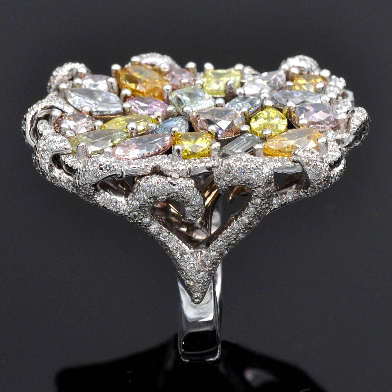 GIA-zertifizierter Fancy Colored Natürlicher Diamant Kollektion Ring (Marquiseschliff) im Angebot