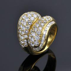Baguette and Round Diamond 18 Kt Gold Toi Et Moi Ring