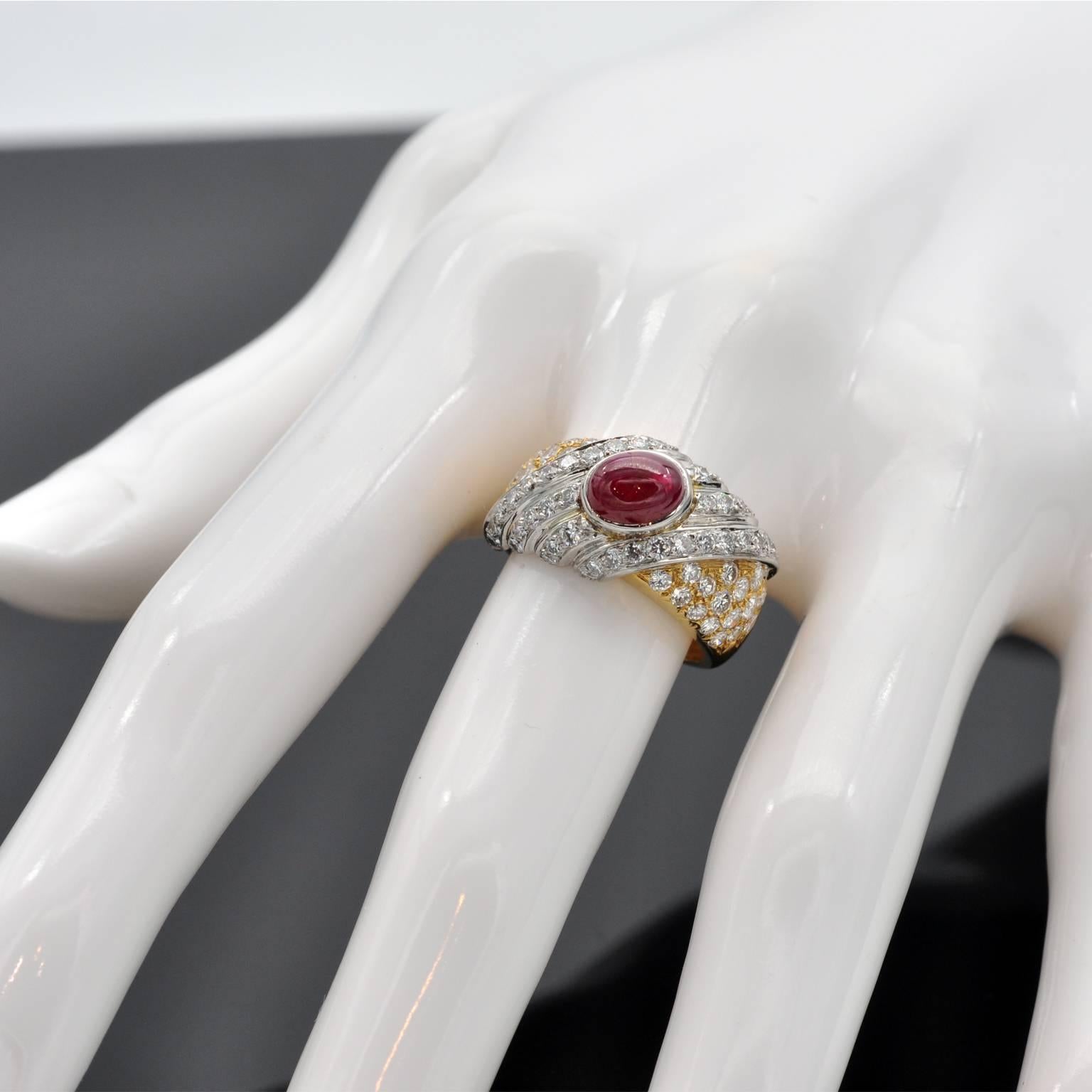 Tabbah Cabochon-Ruby and Diamond Platinum and Gold Ring In New Condition For Sale In Monte Carlo, MC