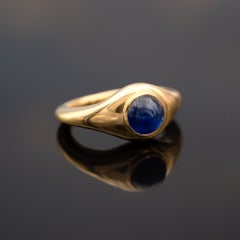 18K Yellow Gold Round Sapphire Cabochon Sculptural Ring