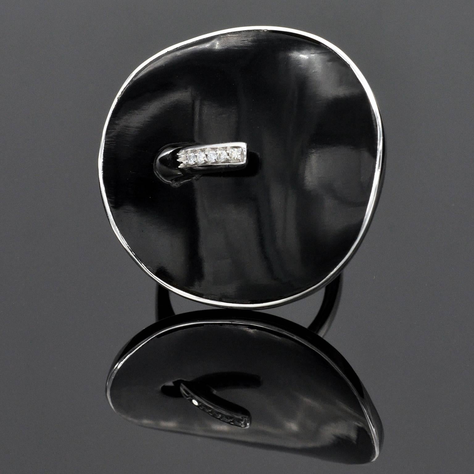 Contemporary Modern Onyx and Diamond White Gold Ring For Sale