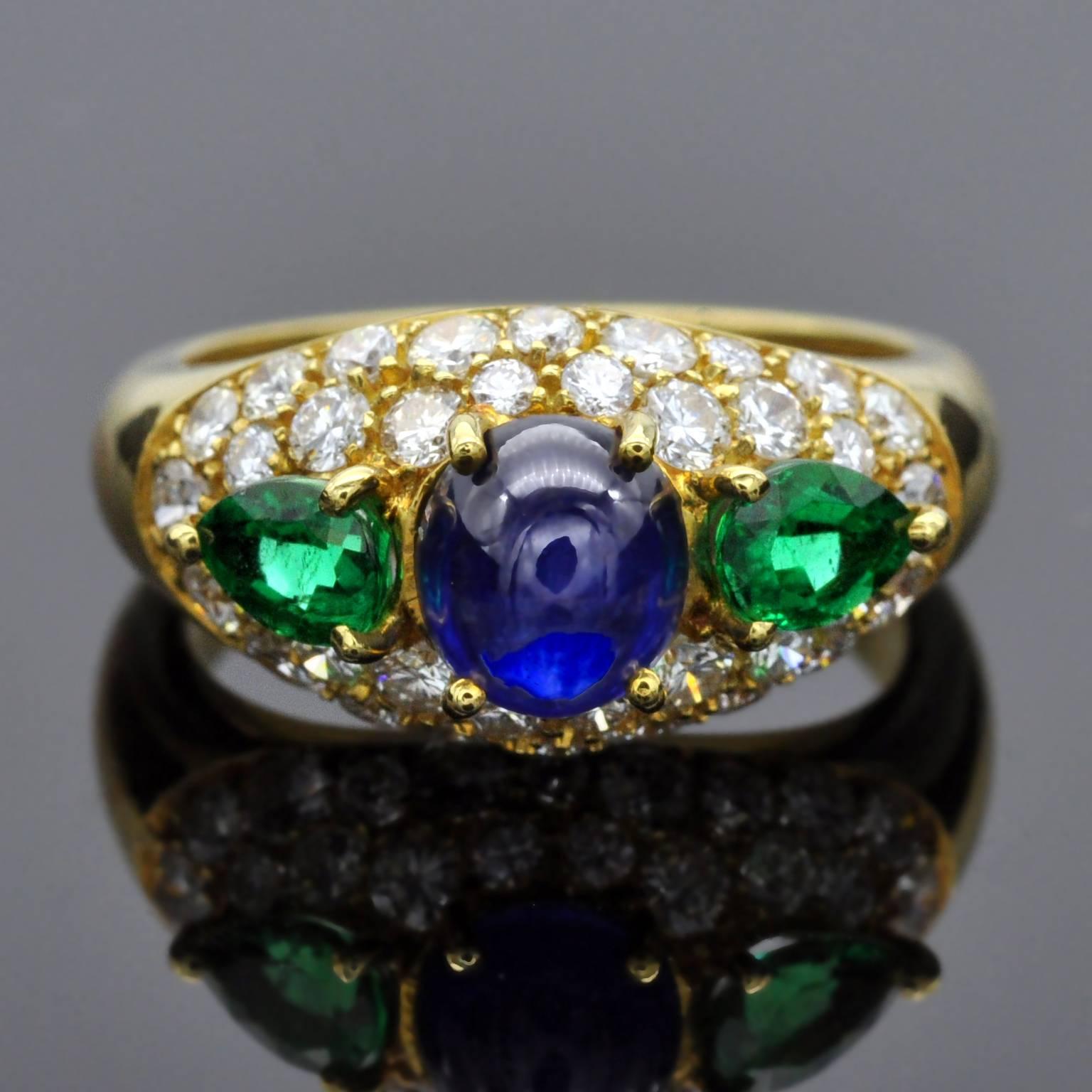 Contemporary 18K Gold Sapphire Emerald and Diamonds Earrings and Ring Set For Sale