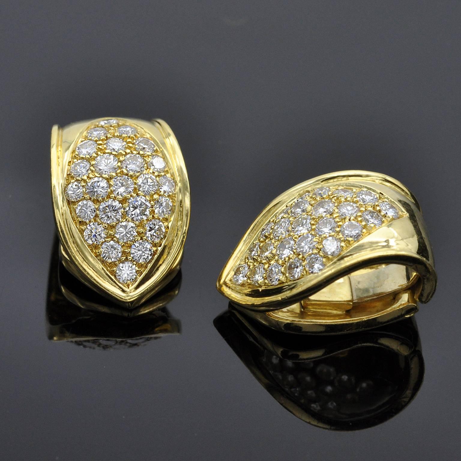Contemporary Diamond and 18kt Yellow Gold Clip-On Earring  For Sale