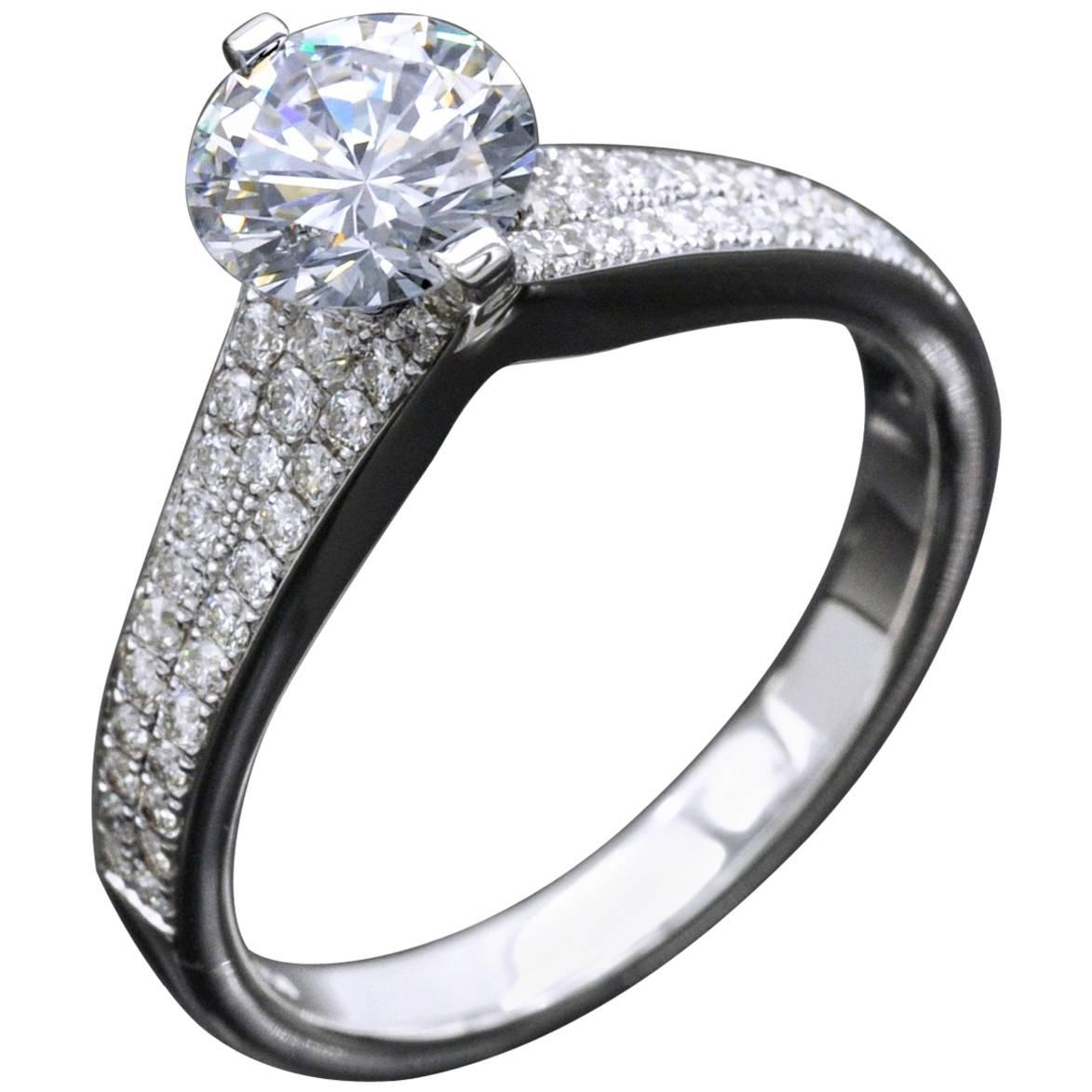 0, 89 carat Certified Diamond 18 Karat White Gold  Engagement Ring
