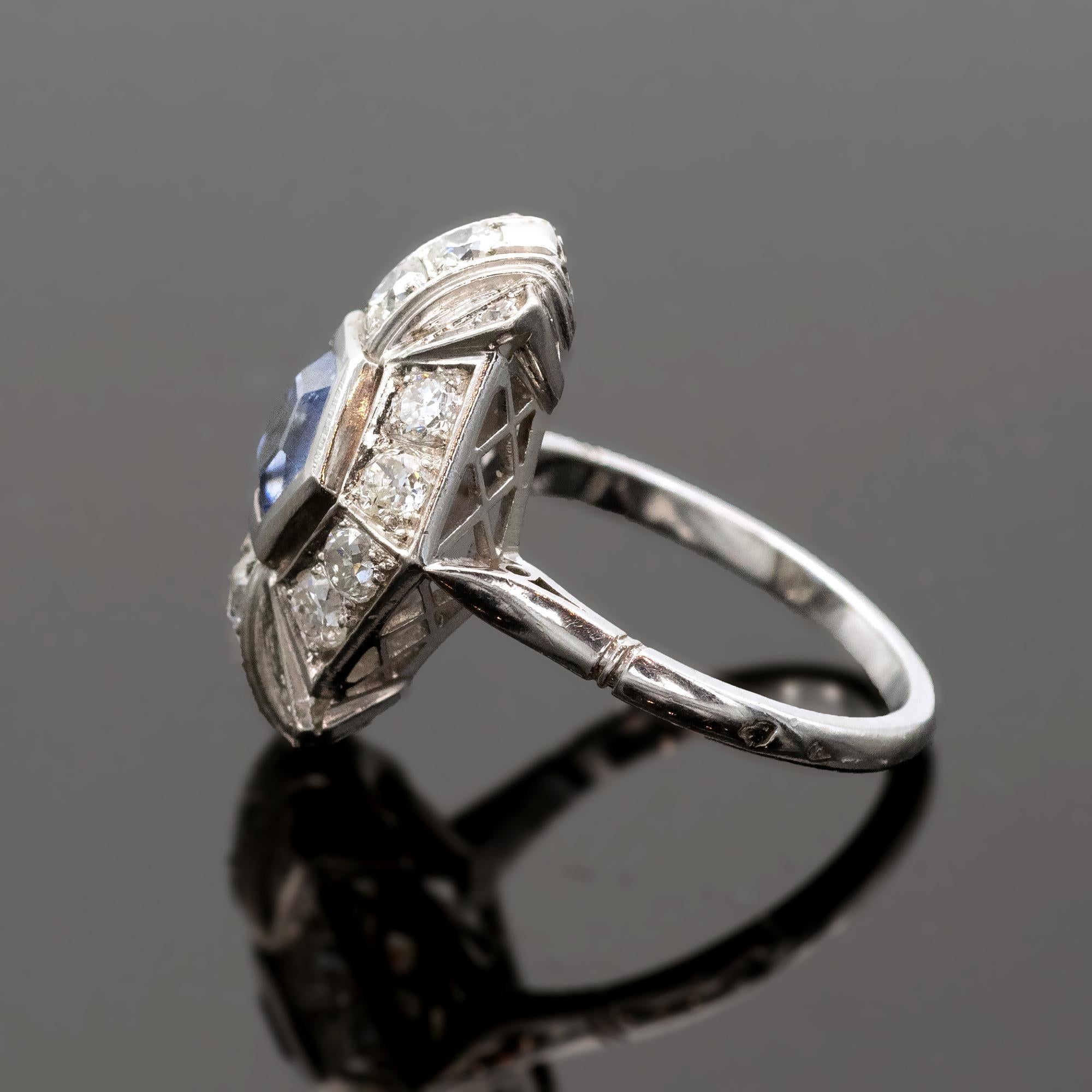 Art Deco Sapphire and Diamond Platinum Ring In Excellent Condition In Monte Carlo, MC