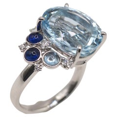 TASAKI Ring aus 18-karätigem Weißgold mit einem 9,61-Karat-Aquamarin und Diamanten