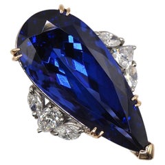 Ring aus Platin und 18-karätigem Gold mit einem 13,945-Karat-Tanzanit und Diamanten