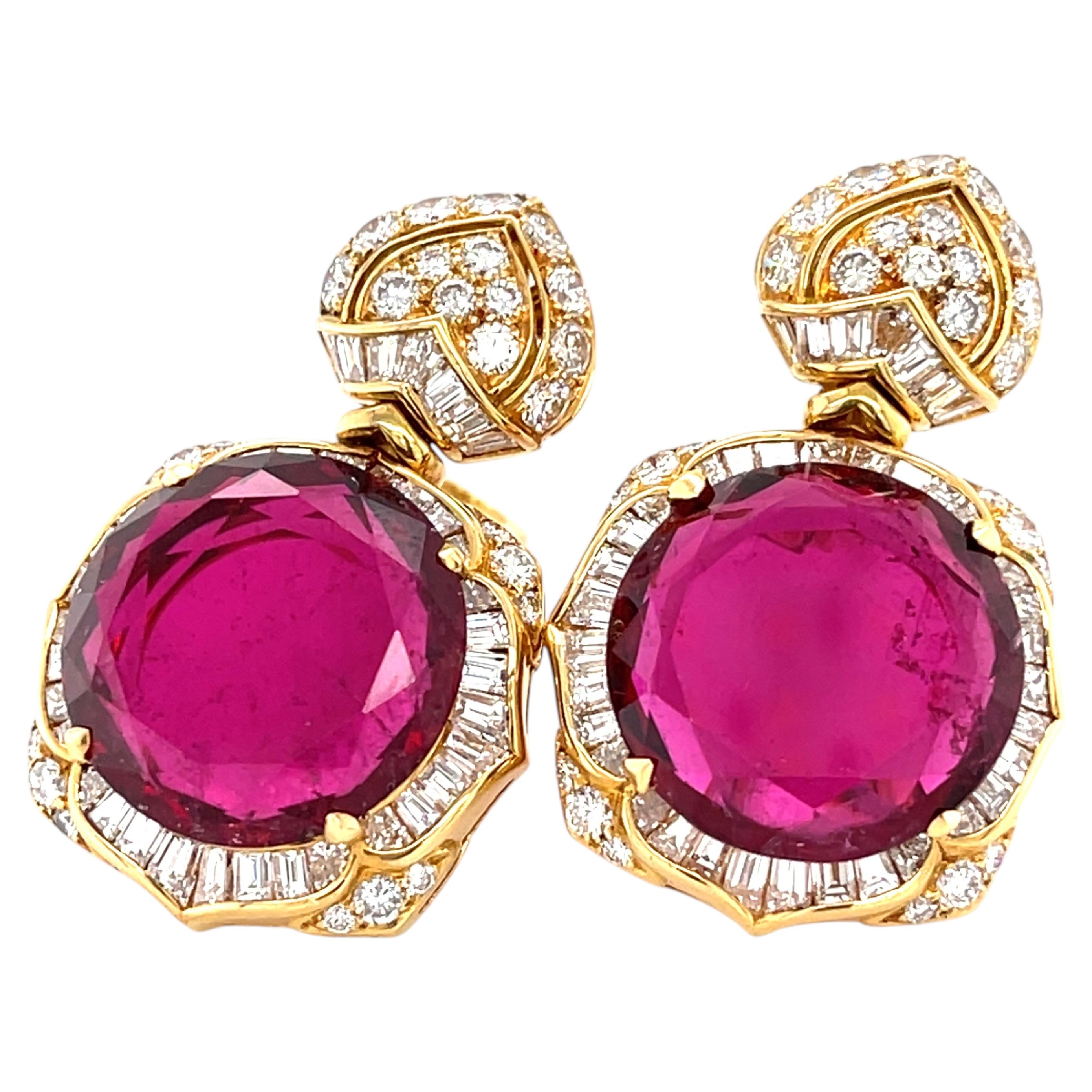 Bulgari Bvlgari Ohrringe aus 18-karätigem Gelbgold mit Rubellit, Turmalin und Diamanten in Lotus-Form