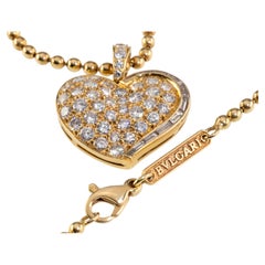 Pendentif Bulgari Vintage en or jaune 18 carats en forme de cœur serti de diamants, avec chaîne à maillons ronds