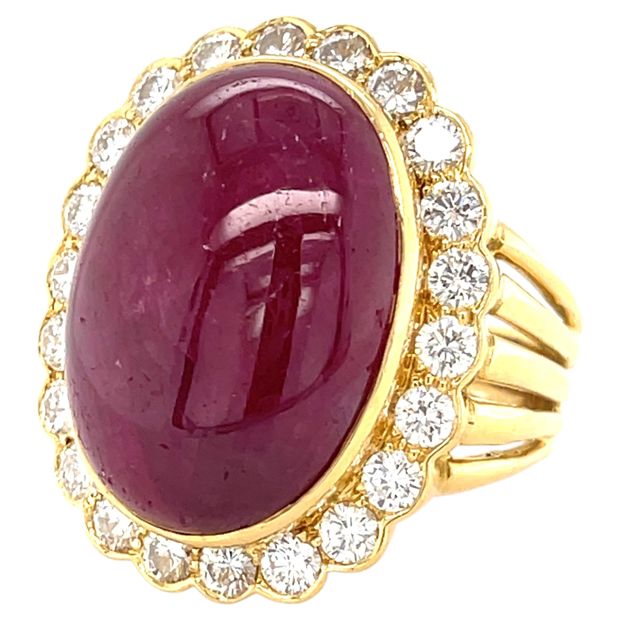 18K Yellow Gold 35.7ct Ruby Cabochon & 2.2ct Diamond Ring Size 10 20.9g For Sale