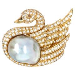 18K Yellow Gold 4 ct Diamond Cultured Pearl Swan Brooch Yellow Diamond Eye