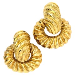 David Webb 18k Yellow Gold Hammered Doorknocker Clip-On Earrings 40.76 grams