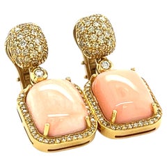 Pendientes de coral con forma de gota de Roberto Casarin, en oro amarillo de 18 quilates, con detalles de diamantes de 1,75 quilates