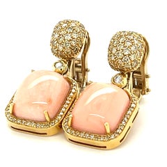 Pendientes de coral con forma de gota de Roberto Casarin, en oro amarillo de 18 quilates, con detalles de diamantes de 1,75 quilates