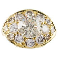 Anillo de oro amarillo de 18 quilates con diamantes de talla brillante redonda, peso total (TDW) = 4,82 ct, talla 5