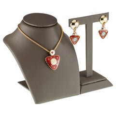 Gorgeous La Nouvelle Bague 18k Yellow Gold Enamel Pendant and Earring Set