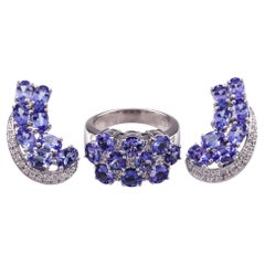 Set di gioielli composto da orecchini e anello in oro bianco 14k con iolite e diamanti, firmato Sonia B