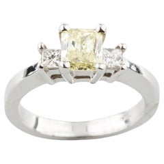 Bague de fiançailles « Fancy Light Yellow » en or blanc 14 carats, taille « Radiant Cut », 1,01 ct, taille 5,25