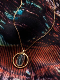 Roman heliotrope intaglio of Venus set in a modern 18 carat gold pendant