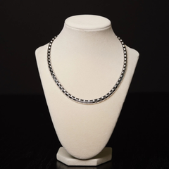 Louis Vuitton Le Damier : grand collier en or blanc 18 carats, 124 diamants de 7 mm, 5,83 carats au total