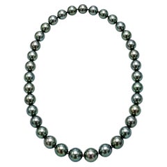 Collana con perle Akoya "Madama" blu naturale certificate PSL, Giappone, 7,5–8 mm
