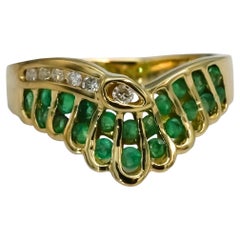 14k Yellow Gold Diamond and Emerald Crown Ring 0.50CT Size 6.25